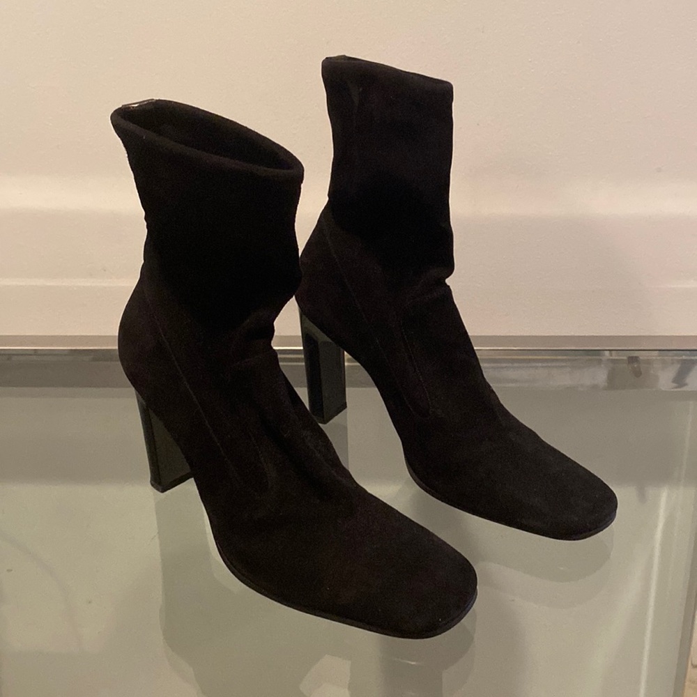 Gucci sued booties
